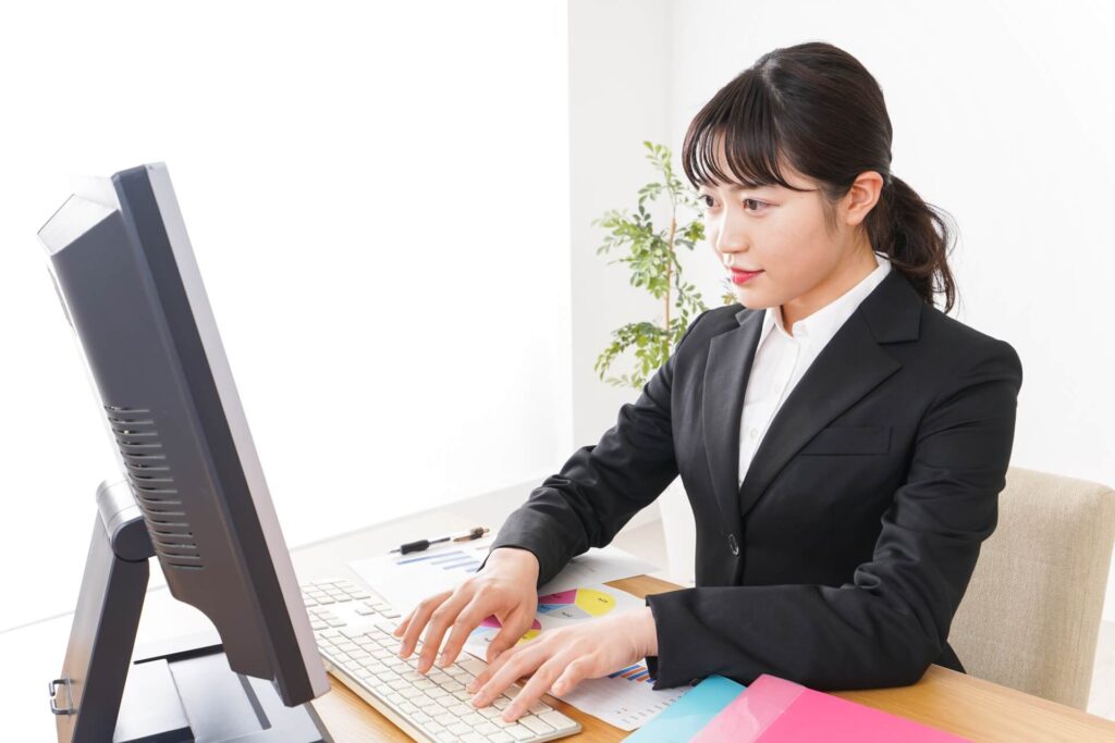 仕事をしている女性